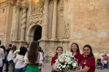 Ofrenda floral Medina de Rioseco en Elche